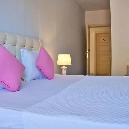 Defne Lorina Butik Szálloda *